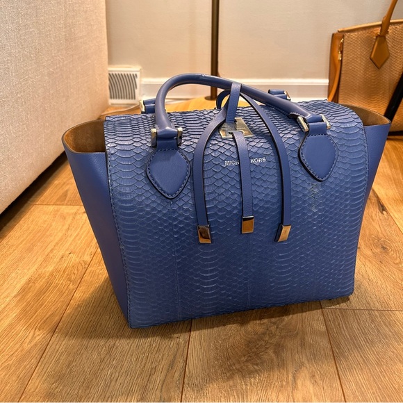 Michael Kors Collection Miranda Tote in cornflower tote - genuine snakeskin - Picture 5 of 16